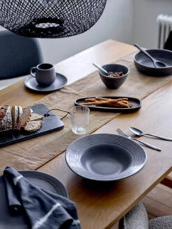 Bloomingville Raben Bord Grijs Ø30cm - Set Van 4 Stuks 7 Bloomingville Raben Bord Grijs Ø30cm - Set Van 4 Stuks -Bloomingville Verkoopwinkel bloomingville raben bord grijs 30cm set van 4 stuk 3