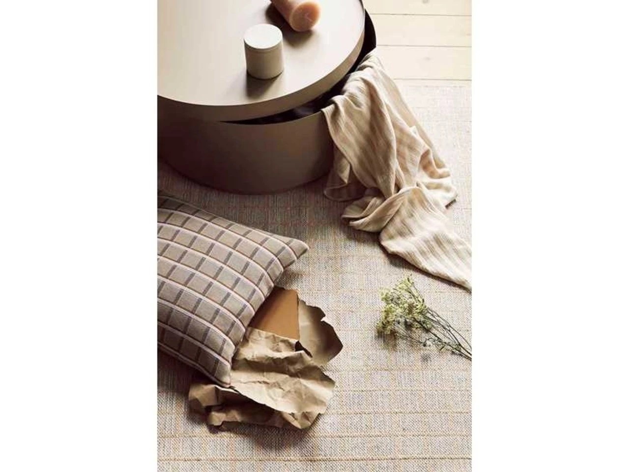 Broste Copenhagen Ninna Tafel Laag - Beige 2 Broste Copenhagen Ninna Tafel Laag - Beige - Afbeelding 2