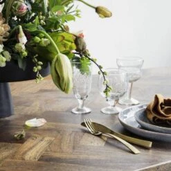 House Doctor Kant Eettafel Hout Metaal -Bloomingville Verkoopwinkel house doctor kant eettafel hout metaal 2
