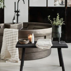 House Doctor Nadi Bankje - Zwart -Bloomingville Verkoopwinkel house doctor nadi bankje zwart 1