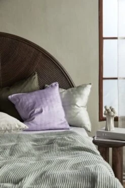 Nordal Naos Kussen Paars Incl Vulling - 42451 6 Nordal Naos Kussen Paars Incl Vulling - 42451 -Bloomingville Verkoopwinkel nordal naos kussen paars incl vulling 42451 2