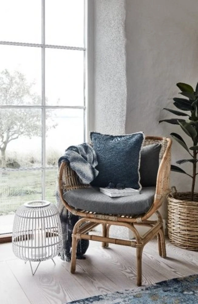 Nordal Rotan Armstoel Met Grijs Kussen 2 Nordal Rotan Armstoel Met Grijs Kussen - Afbeelding 2