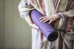 Nordal Yoga Mat - Burgundy 12 Nordal Yoga Mat - Burgundy -Bloomingville Verkoopwinkel nordal yoga mat burgundy 5