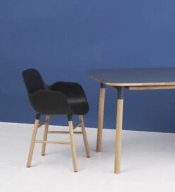 Normann Copenhagen Form Armchair Stoel Eiken Rood -Bloomingville Verkoopwinkel normann copenhagen form armchair stoel eiken rood 2