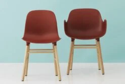 Normann Copenhagen Form Armchair Stoel Eiken Rood -Bloomingville Verkoopwinkel normann copenhagen form armchair stoel eiken rood 3